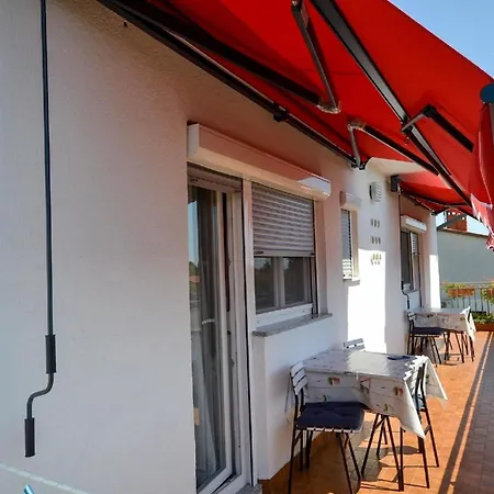 Fuer 6 Personen Ca 90 M In Novigrad, Adriakueste Kroatien Westkueste Von Istrien Karpinjan