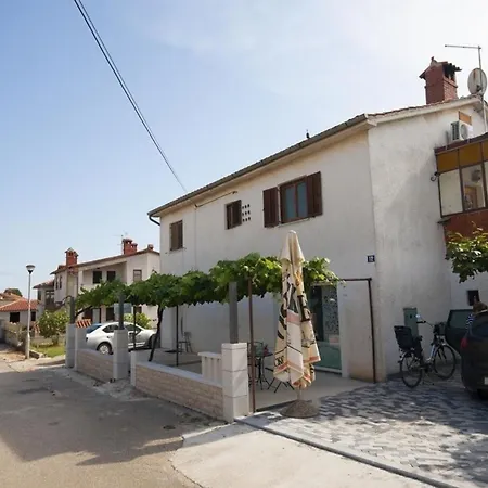 Fuer 6 Personen Ca 90 M In Novigrad, Adriakueste Kroatien Westkueste Von Istrien